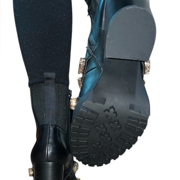 Steve Madden Latch-R booties - Picture 3 of 5